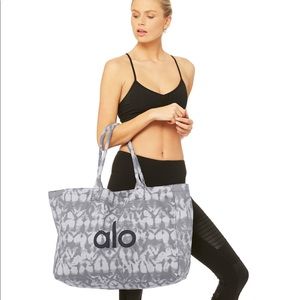 Alo Yoga Shopping Tote Grey Tie-Dye